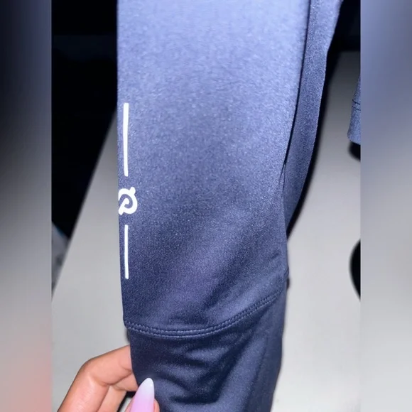 Peloton Warm Up 1/4 Zip 2.0 - Picture 9 of 10